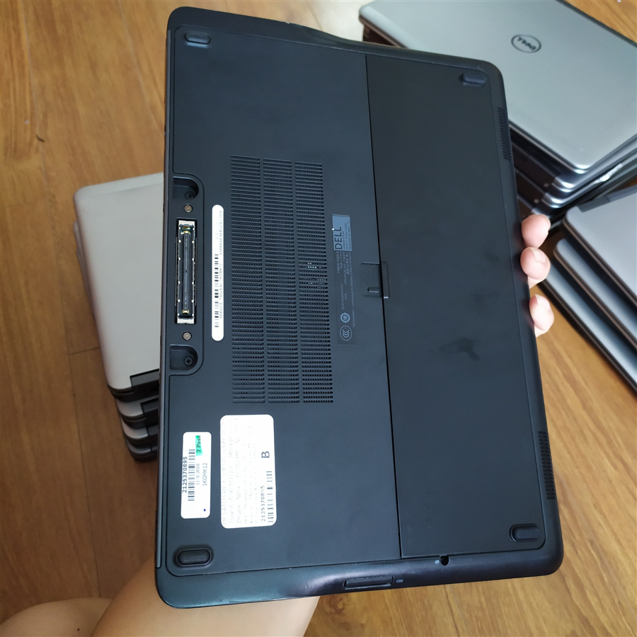 DELL LATITUDE E7240